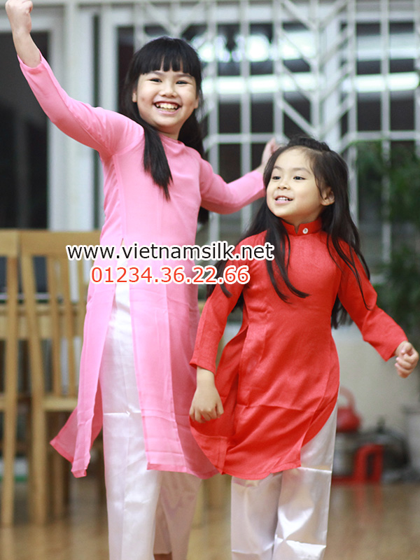 sản phẩm áo dài lụa trơn cho bé gái