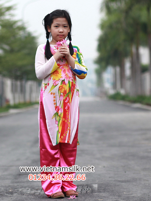 áo dài voan truyền thống cho bé gái