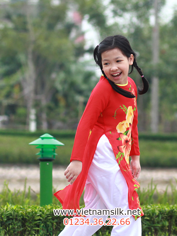 áo dài voan màu đỏ