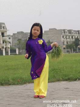 Áo dài cho bé gái lụa Hà Đông màu tím chấm bi AT46