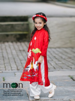 Áo dài vẽ cho bé gái VNS 216 ( màu đỏ vẽ họa tiết cò và hoa sen)
