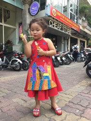 Cô Tấm nhỏ dễ thương trong chiếc áo dài yếm cách tân Phương Nguyễn Silk
