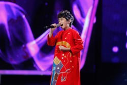 Quốc Đạt - VietNam Idol Kids trong tà áo dài cách tân cho bé trai PNS 