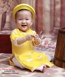Áo dài truyền thống gấm Thái Tuấn màu vàng cho bé trai