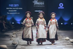 Áo dài cho bé Linen kem chân váy socola XTRC31