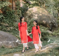 ÁO DÀI CHO BÉ GÁI ĐỎ THÊU HOA CỔ THUYỀN