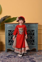 ÁO DÀI BÉ GÁI LINEN ĐỎ VẼ TRANH ĐÔNG HỒ - CHÂN VÁY KEM 