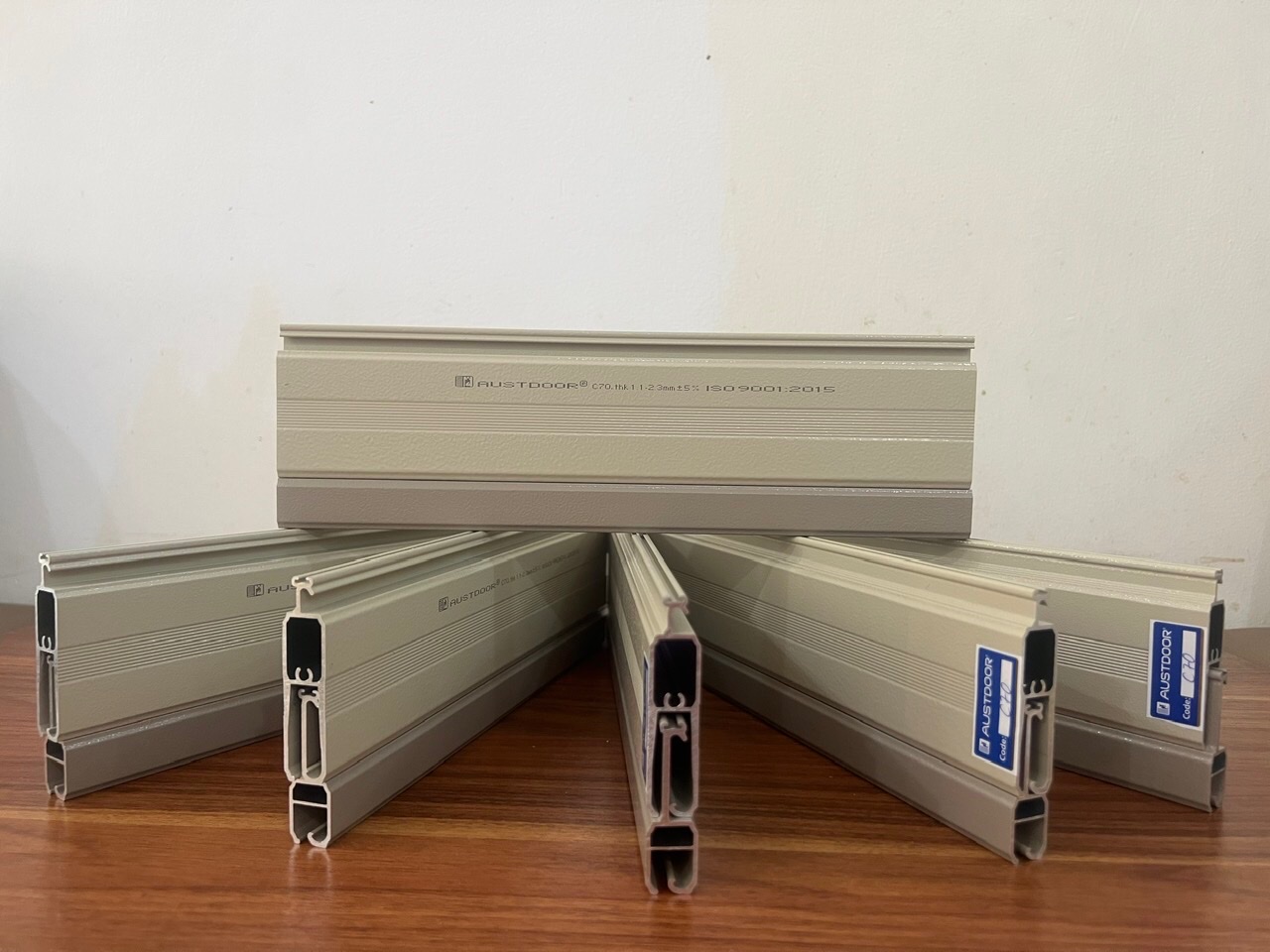 Cửa cuốn siêu thoáng C70