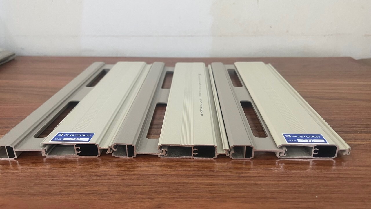 Cửa cuốn siêu thoáng C70
